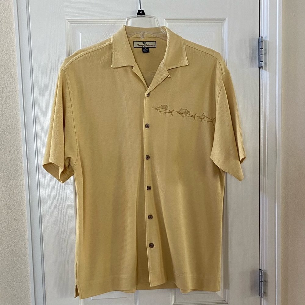 Tommy Bahama Short Sleeved Square bottom Shirt